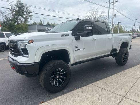 Used 2025 Chevrolet Silverado 2500 LTZ w/ Trail Boss Package image 17