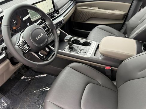 New 2026 Kia Carnival image 8
