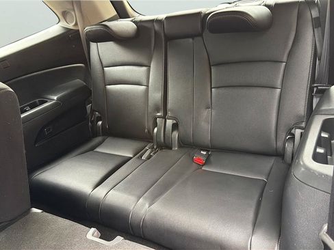 Used 2016 Honda Pilot Touring image 21