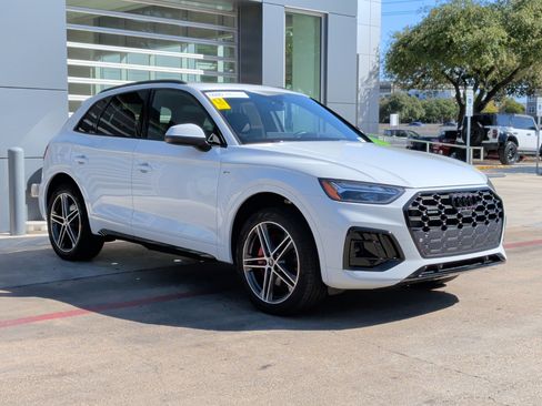 Certified 2024 Audi Q5 e Premium Plus w/ Premium Plus Package image 2