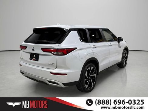 Used 2023 Mitsubishi Outlander SE AWD/4WD image 5