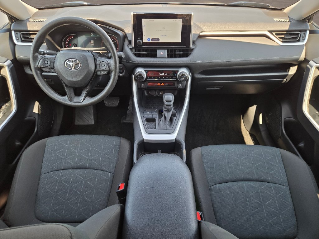 Used 2025 Toyota RAV4 XLE FWD image 15