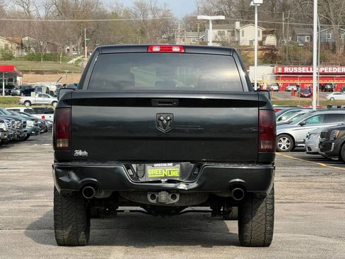Used 2017 RAM 1500 Express w/ Express Value Package AWD/4WD image 4