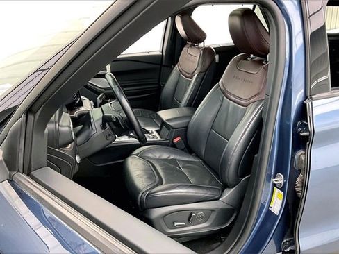 Used 2020 Ford Explorer Platinum w/ Premium Technology Package image 8