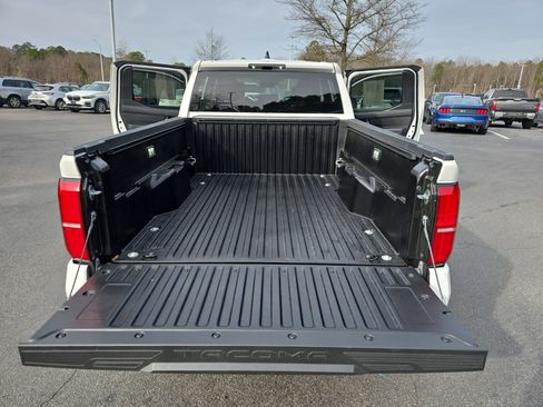 Used 2025 Toyota Tacoma TRD Sport image 13