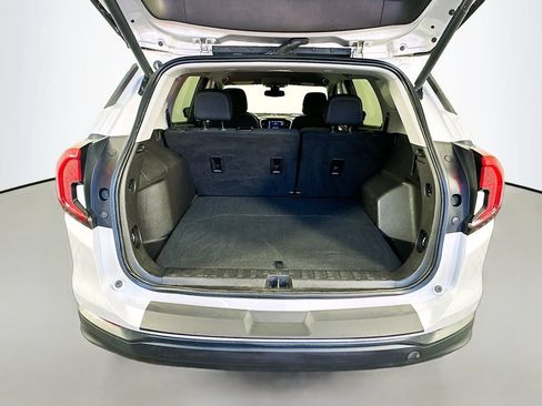 Used 2022 GMC Terrain SLE w/ Driver Convenience Package FWD image 25