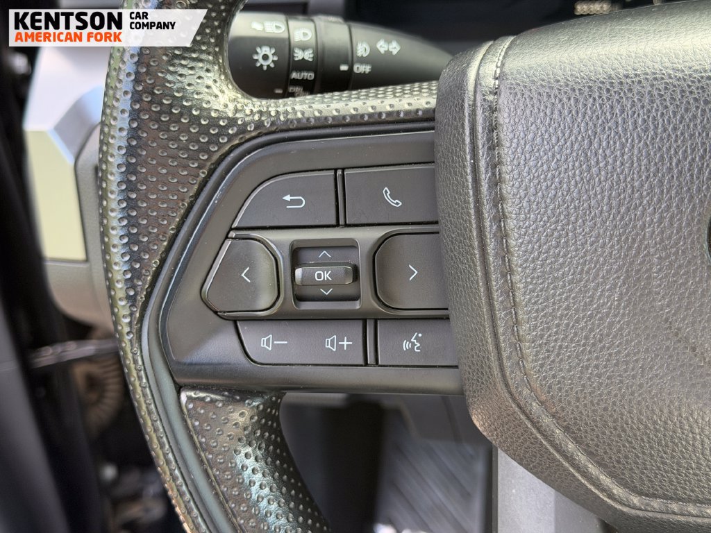 Used 2025 Toyota Tacoma SR5 AWD/4WD image 16