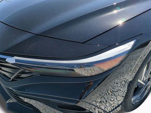 New 2026 Hyundai Elantra Limited FWD image 10
