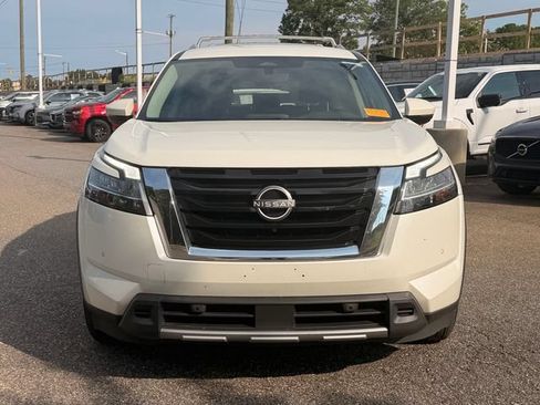Used 2023 Nissan Pathfinder SL AWD/4WD image 5