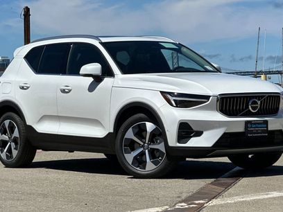 Certified 2025 Volvo XC40 B5 Plus w/ Protection Package Premier