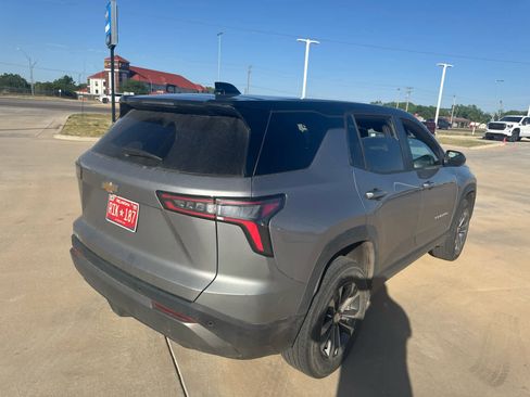 Used 2025 Chevrolet Equinox LT FWD image 9