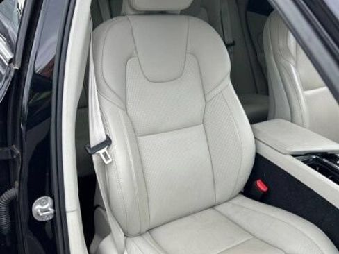 Used 2023 Volvo XC60 B6 Ultimate w/ Protection Package Premier AWD/4WD image 16