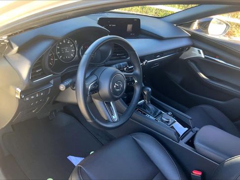 Used 2024 MAZDA MAZDA3 Hatchback w/Premium Plus Pkg image 17