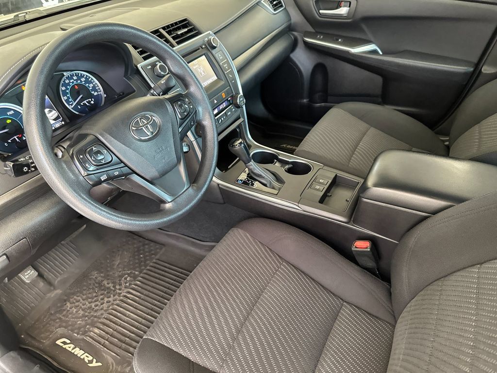 Used 2016 Toyota Camry LE FWD image 9