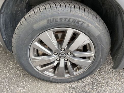 Used 2025 Nissan Pathfinder SV AWD/4WD image 33