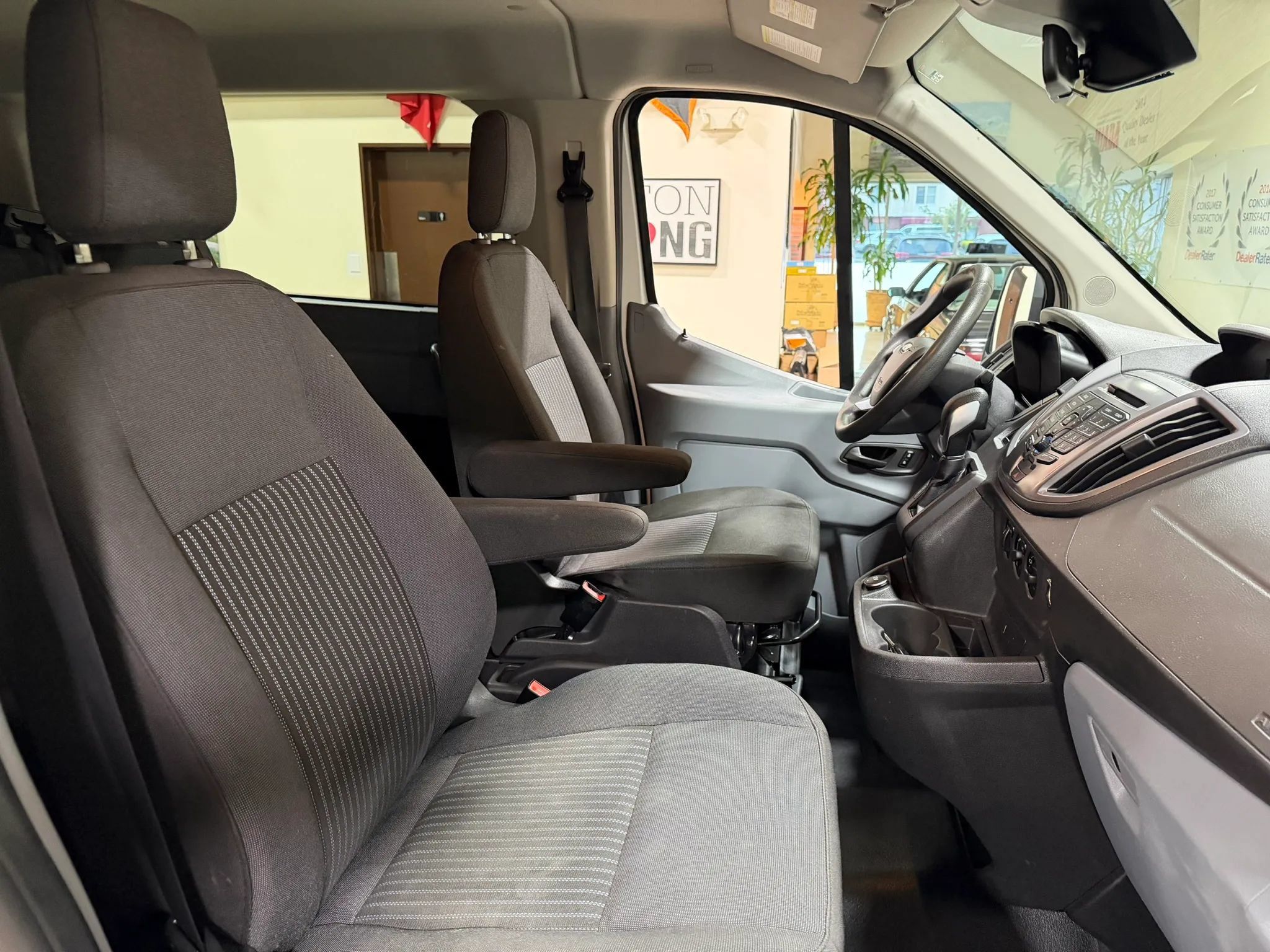 Used 2019 Ford Transit 350 XLT RWD image 37