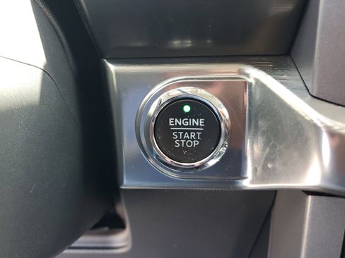 Used 2023 Ford F150 Lariat image 23