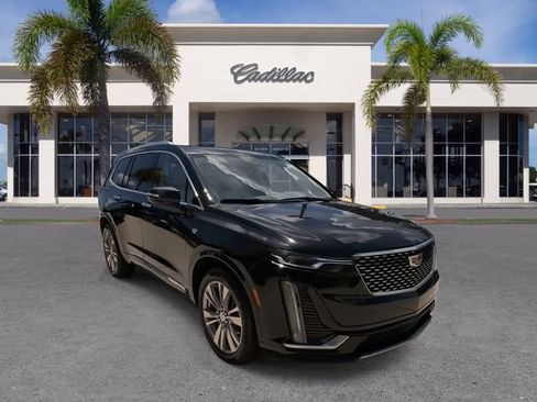 Used 2023 Cadillac XT6 Premium Luxury FWD image 2