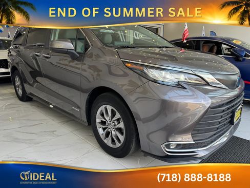 Used 2021 Toyota Sienna XLE FWD image 1