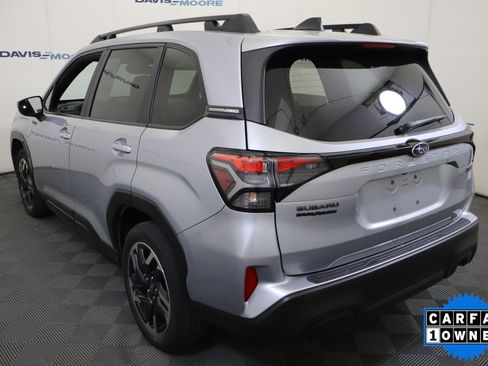 Used 2025 Subaru Forester Premium AWD/4WD image 10