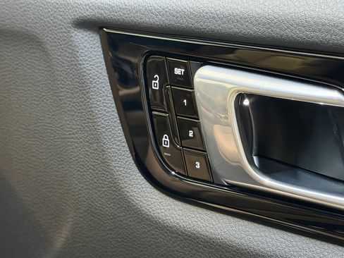 Used 2019 Porsche Cayenne AWD/4WD image 49