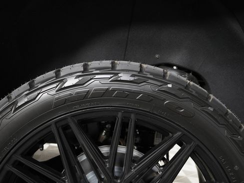 Used 2025 GMC Yukon Elevation w/ LPO, Yukon Black Package image 38