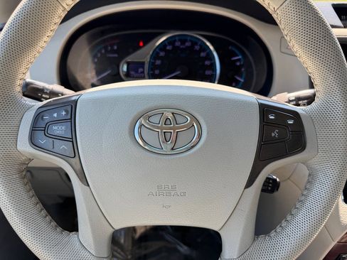 Used 2014 Toyota Sienna XLE AWD/4WD image 20