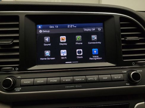 Used 2017 Hyundai Elantra SE image 25