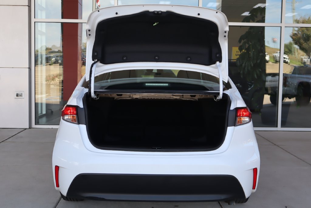 Used 2024 Toyota Corolla LE FWD image 8