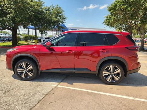 Used 2024 Nissan Rogue SL FWD image 4