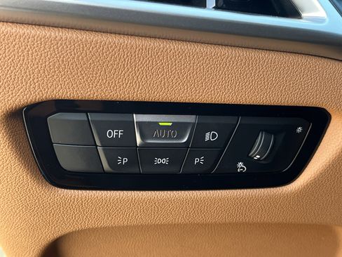 New 2026 BMW 330i Sedan w/ Convenience Package image 15