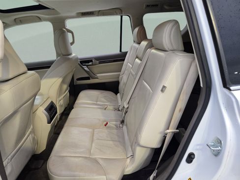 Used 2017 Lexus GX 460 Premium w/ Premium Package AWD/4WD image 19