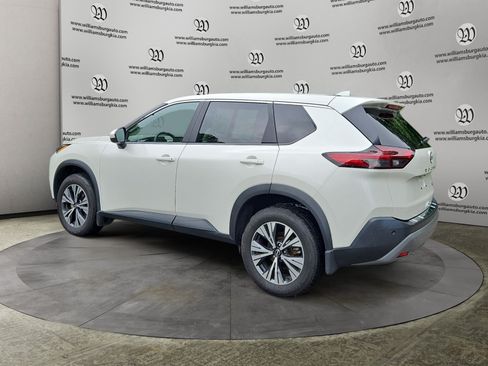 Used 2023 Nissan Rogue SV FWD image 3