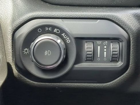 Used 2021 Jeep Wrangler Unlimited Sahara AWD/4WD image 28