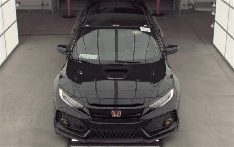 Used 2018 Honda Civic Type R image 2