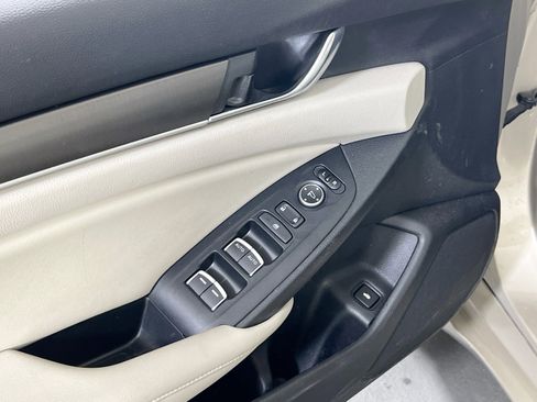 Used 2019 Honda Accord LX image 17