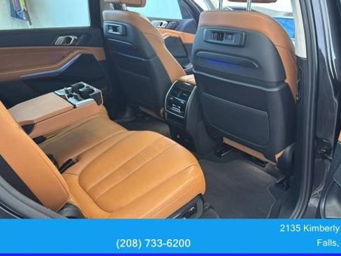Used 2022 BMW X7 xDrive40i w/ Premium Package AWD/4WD image 44