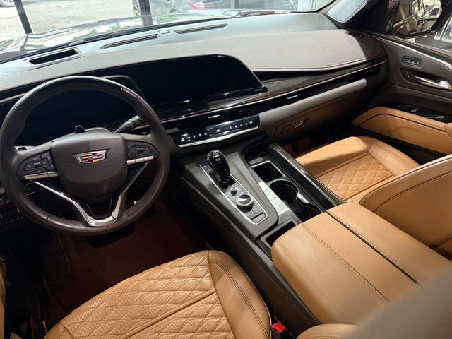 Used 2023 Cadillac Escalade ESV Sport w/ LPO, ONYX Package AWD/4WD image 10