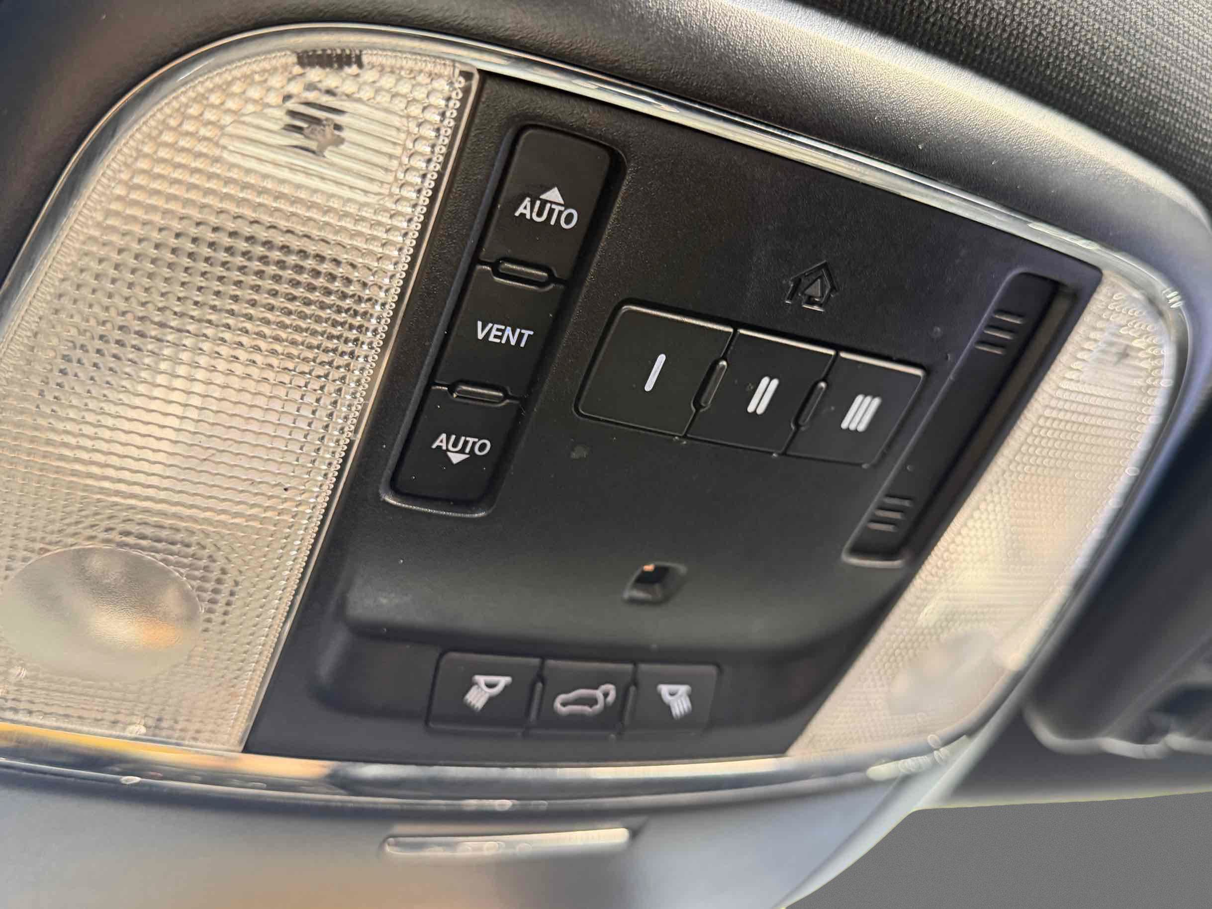 Used 2016 Dodge Durango R/T AWD/4WD image 18
