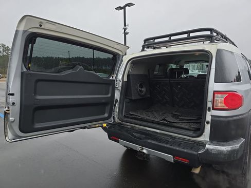 Used 2007 Toyota FJ Cruiser 2WD image 18