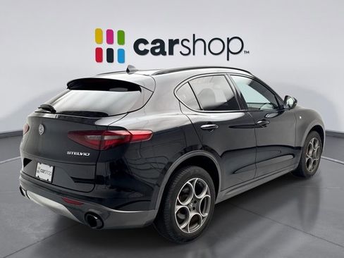 Used 2022 Alfa Romeo Stelvio Ti image 5