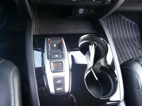 Used 2017 Honda Pilot Touring image 61