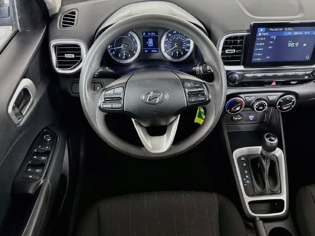 Used 2020 Hyundai Venue SE FWD image 14