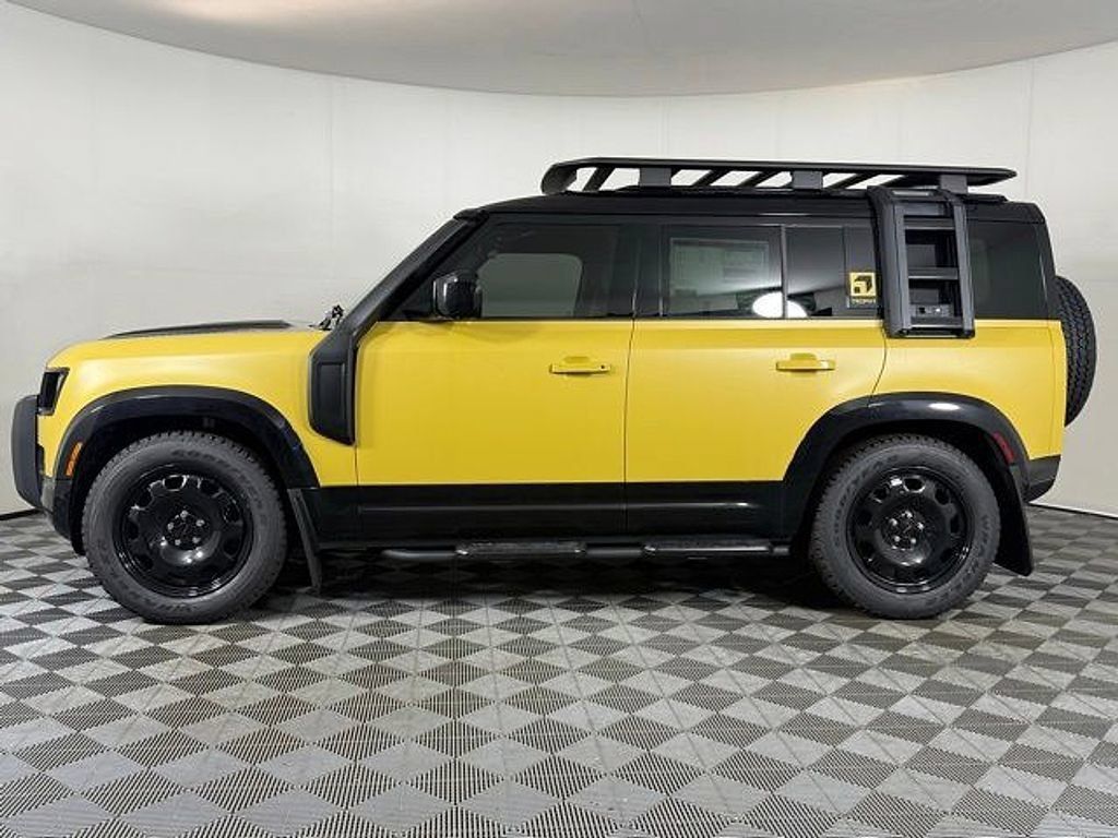 New 2026 Land Rover Defender 110 AWD/4WD image 3