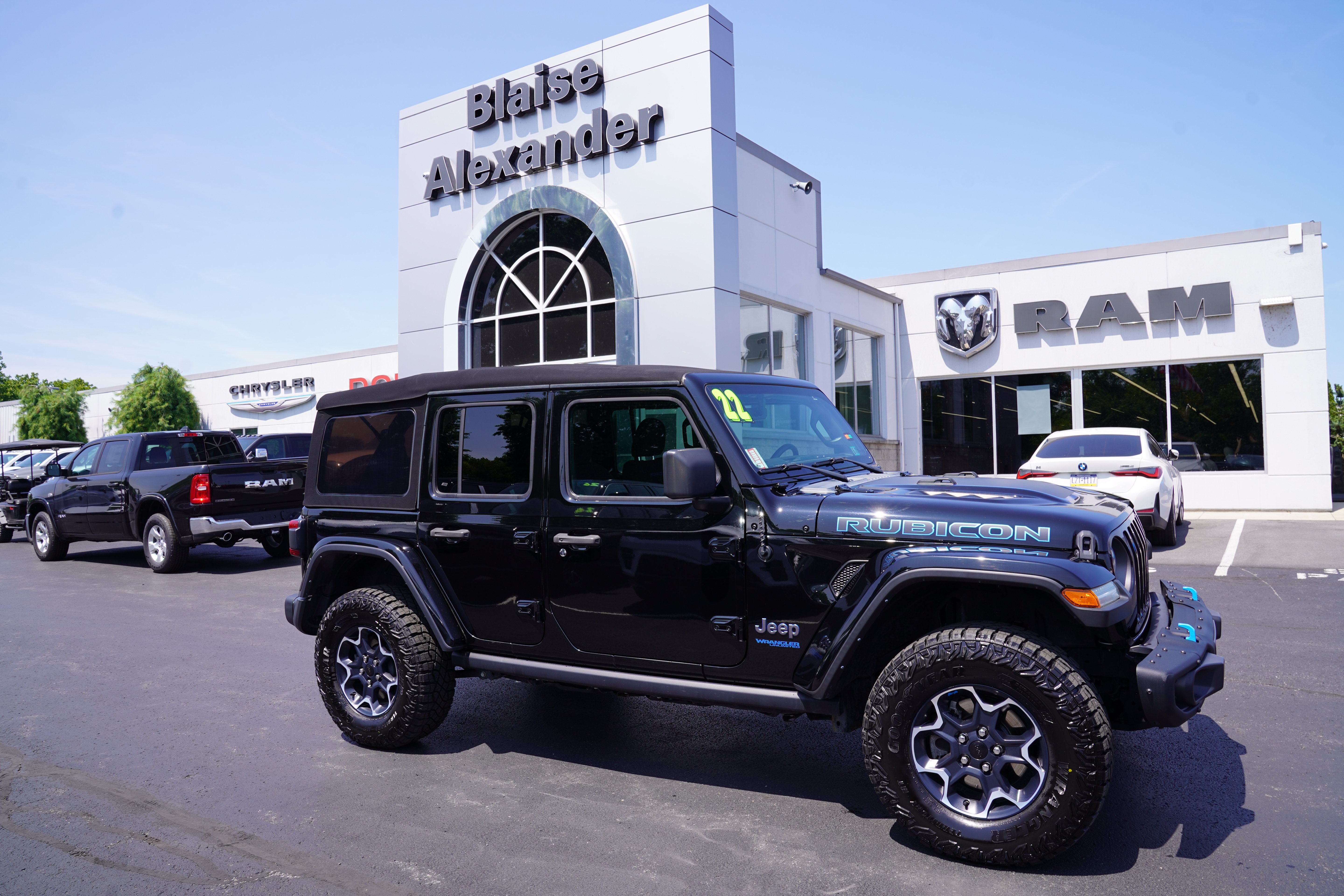 Used 2022 Jeep Wrangler Unlimited Rubicon 4xe w/ Steel Bumper Group AWD/4WD image 1