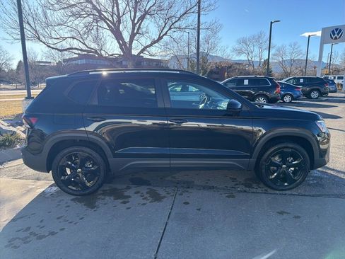 New 2025 Volkswagen Taos SE image 6