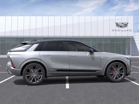 New 2026 Cadillac Lyriq V AWD/4WD image 5