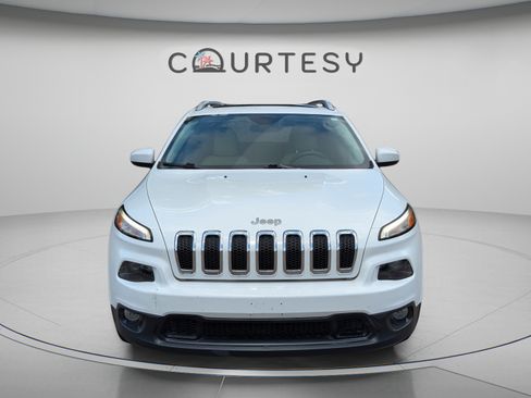 Used 2016 Jeep Cherokee Latitude w/ Comfort/Convenience Group FWD image 8