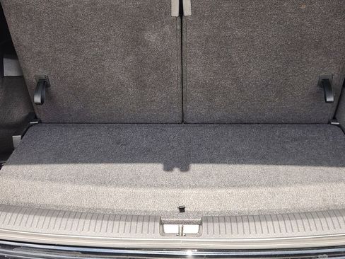 Used 2024 Volkswagen Tiguan S image 31