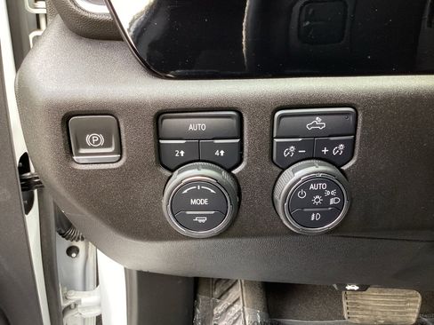Used 2023 Chevrolet Silverado 1500 RST AWD/4WD image 31